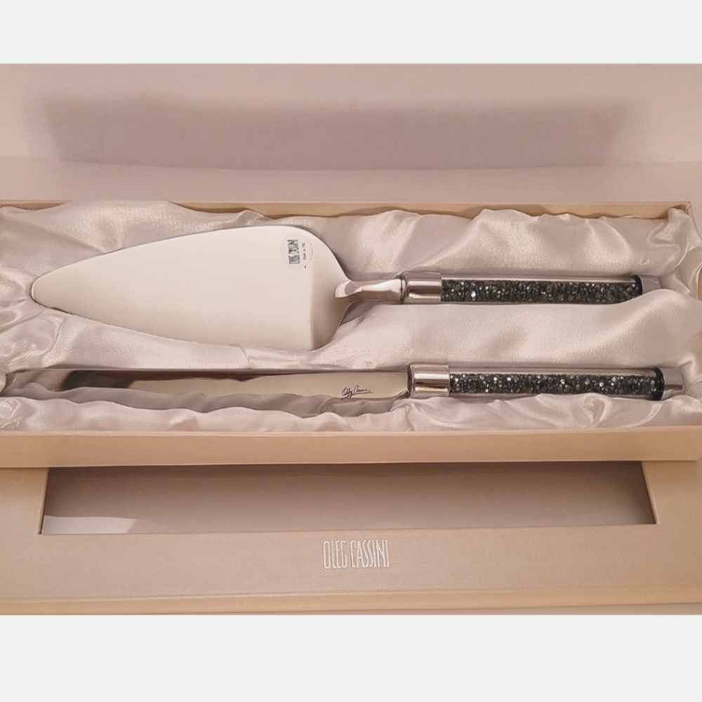Oleg Cassini Cake Knife & Server Set.